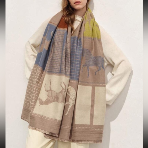 Classic Abstract Geo Horse Pattern Scarf Wrap - Picture 4 of 6